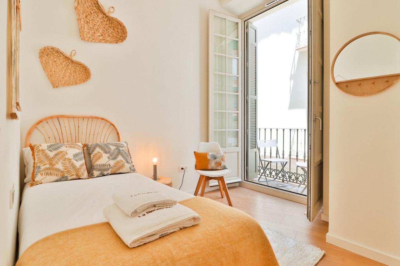 C74 - Marvelous 3 Bedroom Apartment In Historical Malaga Bagian luar foto