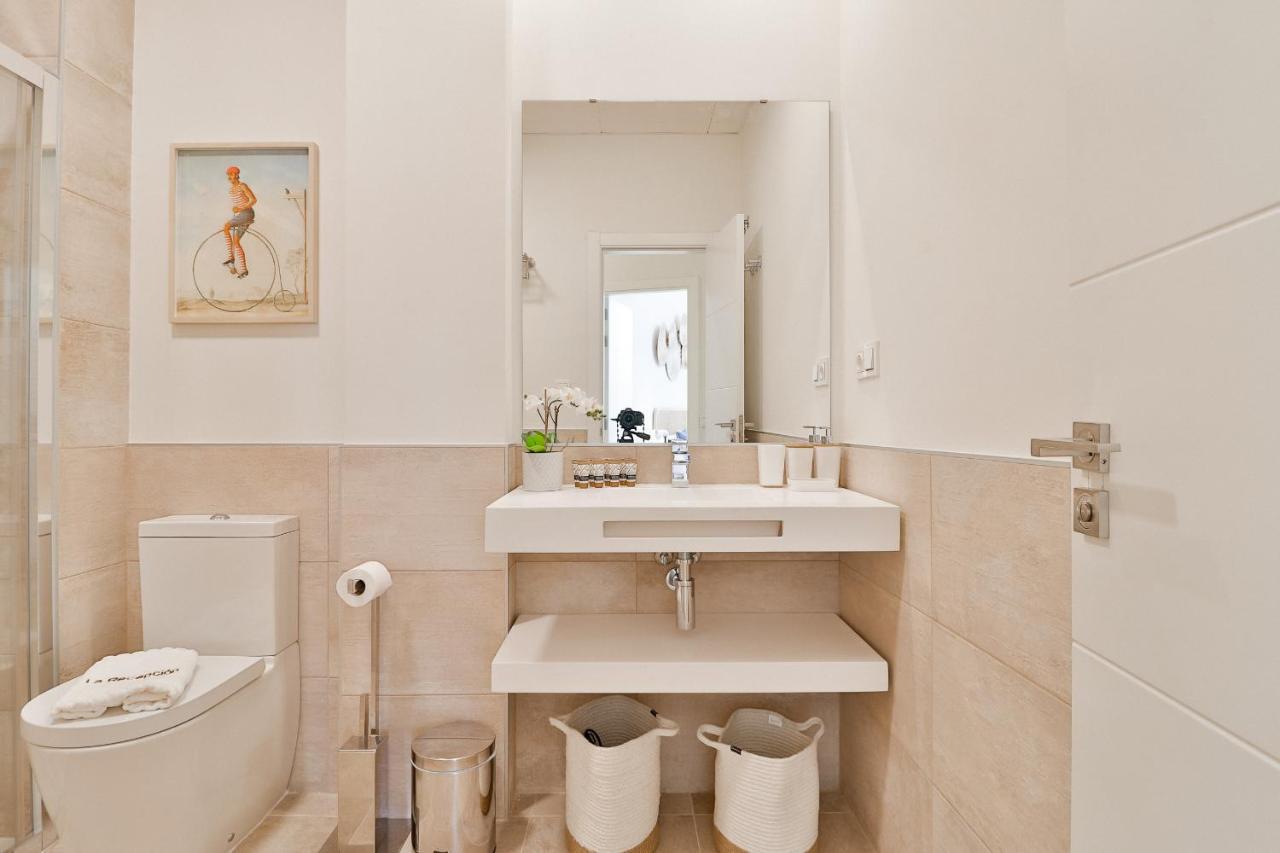 C74 - Marvelous 3 Bedroom Apartment In Historical Malaga Bagian luar foto